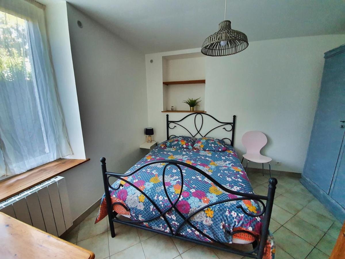 Idealement Situe, Spacieux Et Agreable, Parking Gratuit Et Classe 3 Etoiles 망드 외부 사진